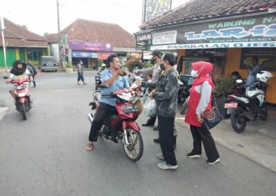 OPERASI YUSTISI PEMBAGIAN MASKER DAN SEMBAKO UNTUK PARA ISOMAN