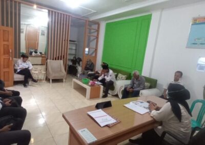 Desa Cikoneng Gelar Rapat Rutin Mingguan