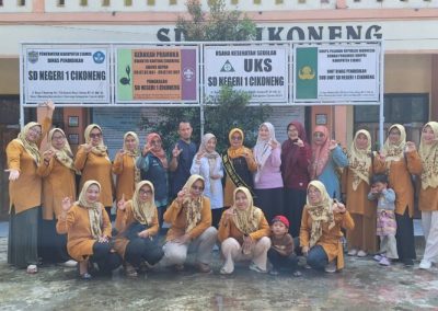 Perpusdes Bintang Manggala Gelar Layanan Keliling Perdana, Sambangi SDN 1 Cikoneng dengan Mobil Aspirasi Kampung Juara (MASKARA)